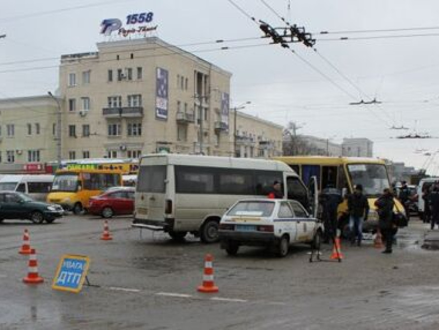 В Запорожье ведется расследование ДТП, в котором пострадало 9 человек