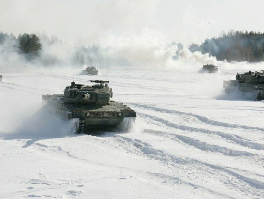 В Запорожской области расчищать дороги от снега будет военная спецтехника