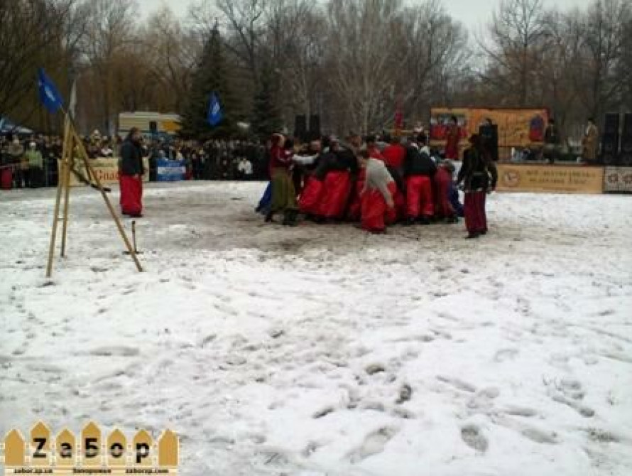 В Запорожье милиционеры померялись силой с атомщиками