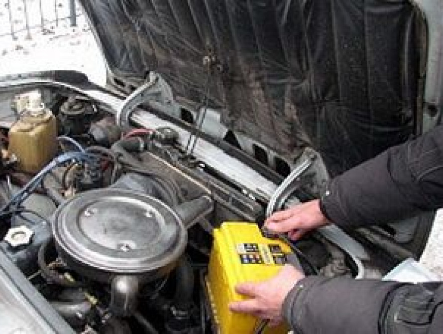 В Запорожской области неизвестный "коллекционирует" аккумуляторы 