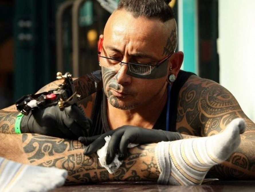 Фестиваль тату в Запорожье: Pin-up девушки и мазохисткие развлечения