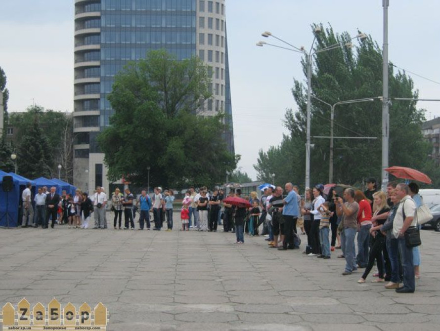 В Запорожье на Дне семьи Пеклушенко извинился за Сина