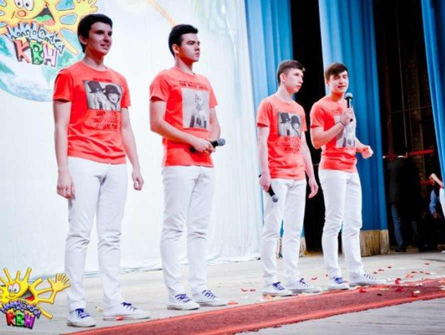 КВН в Запорожье: стриптиз от ведущего, кино про Мелитополь и шутки про Януковича