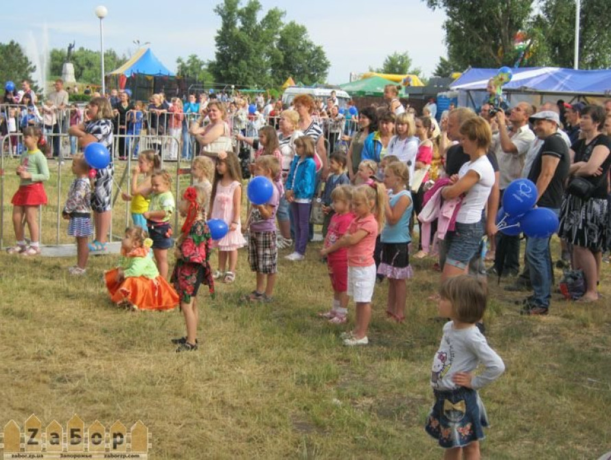 В Запорожье главный детский концерт собрал мало зрителей