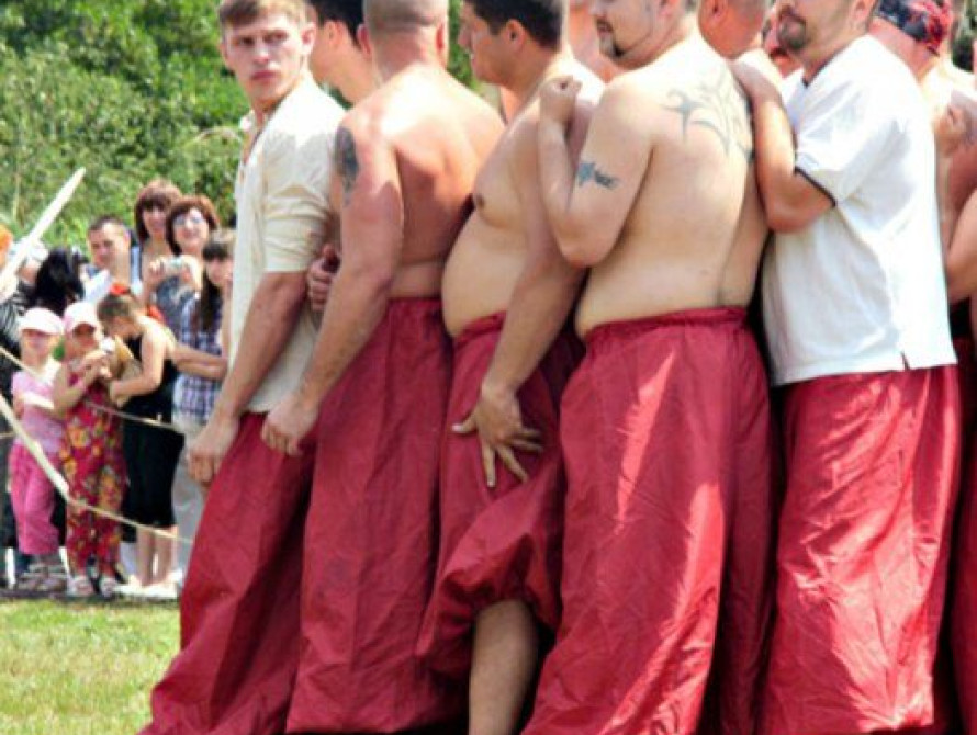 В Запорожье "Лава на лаву" прошла с рекламой ПР и восточными танцами