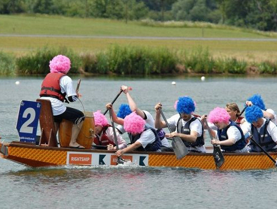 В Запорожье будут бесплатно катать по Днепру на лодке-драконе