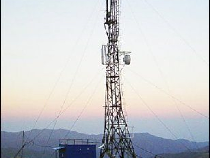 В Запорожской области пьяный пенсионер залез на 30-метровую вышку