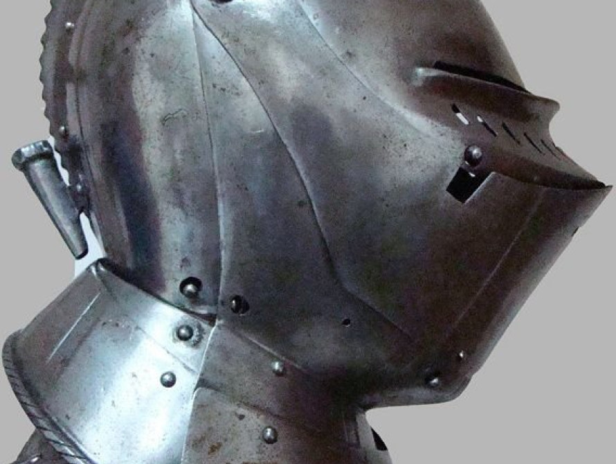 В Запорожье Музей истории оружия пополнился новыми доспехами