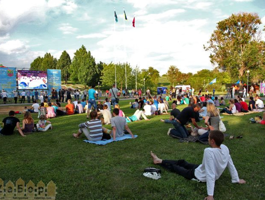 В Запорожье наградили семью с... 700-летним стажем работы