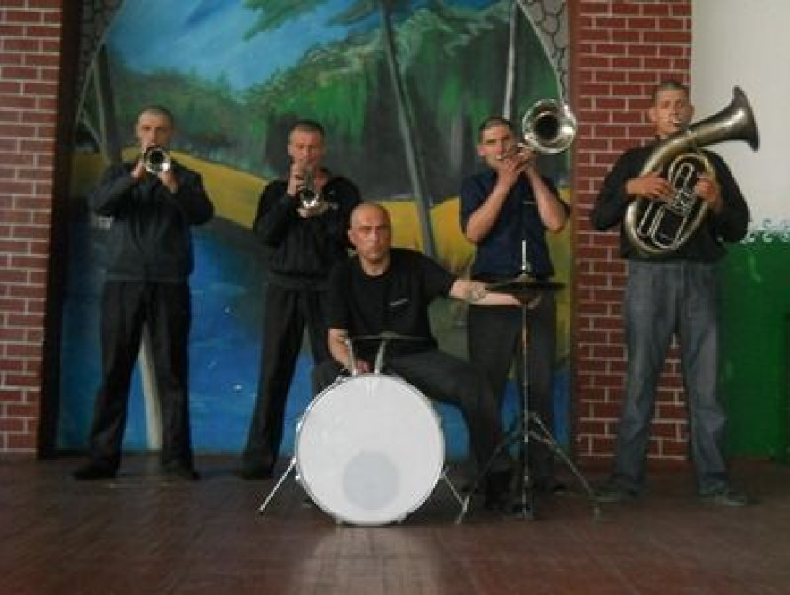 Запорожские заключенные создали целый оркестр