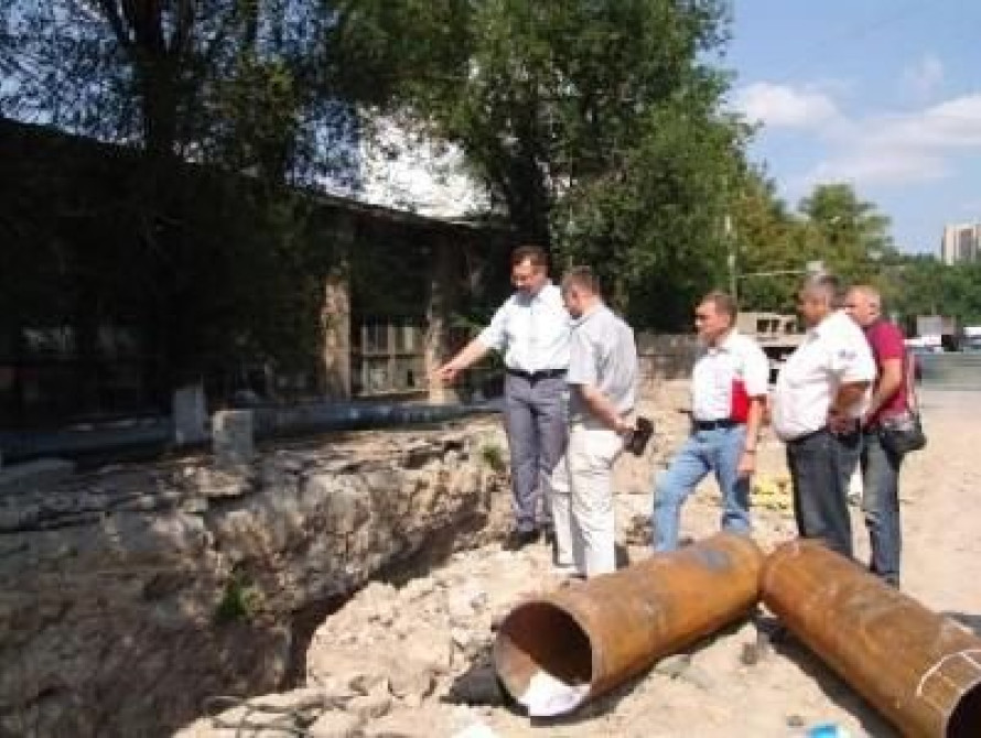 В Запорожье ремонт теплосети завершат к октябрю 