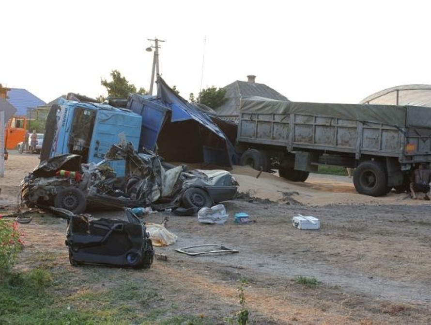 В Запорожской области в ДТП с КАМАЗом погибло 3 человека