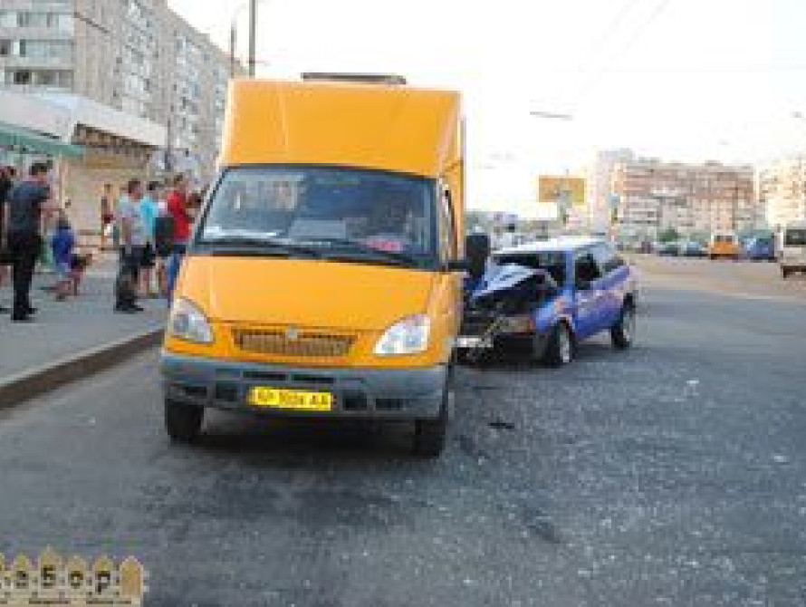 В Запорожье опять ДТП с маршруткой (фото)