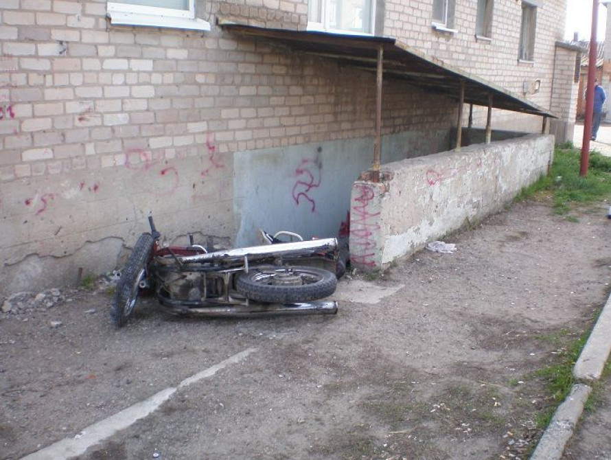 В Запорожье мотоциклист сбил двух человек