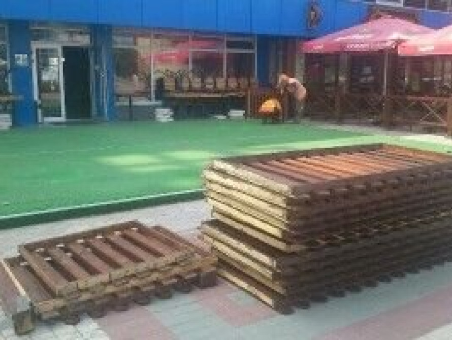 В Мелитополе власти незаконно сносят летние площадки