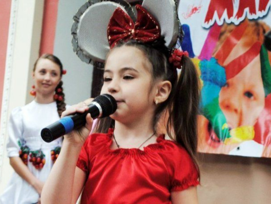 В Мелитополе дочь депутата попала в число лучших вокалисток Украины