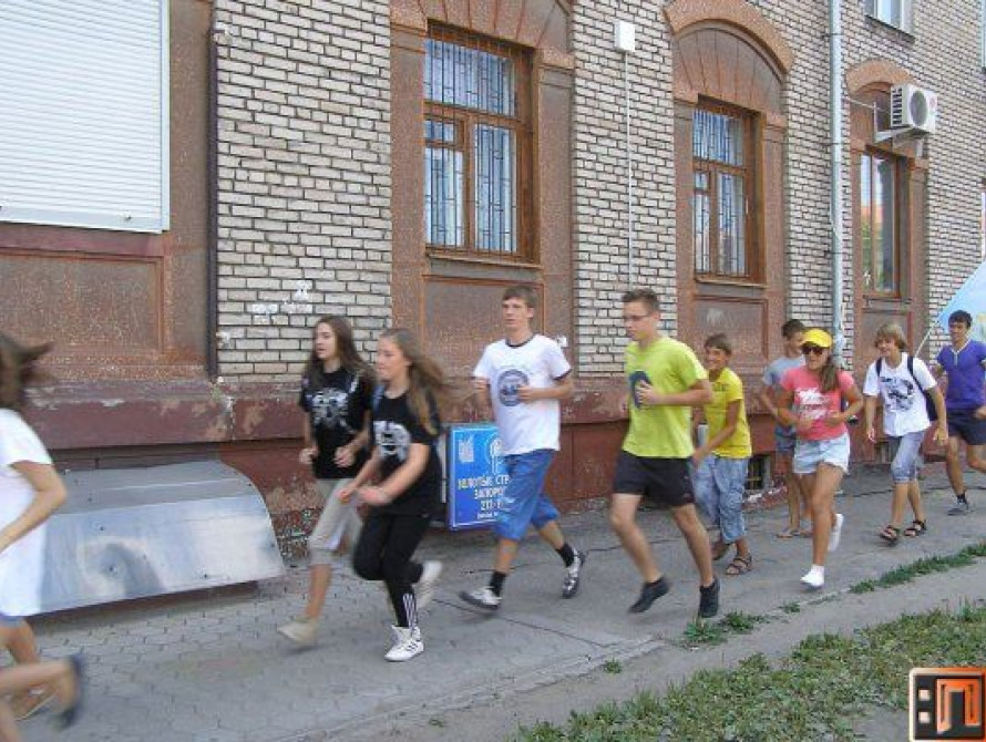 Жители Запорожья пробежали почти два километра за здоровый образ жизни