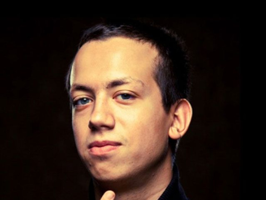 В Запорожье девушки показали Дурневу свои купальники 