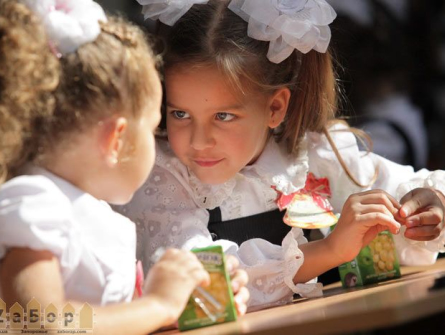 "Запорожсталь" выделил детям ко Дню знаний 1 млн. грн.