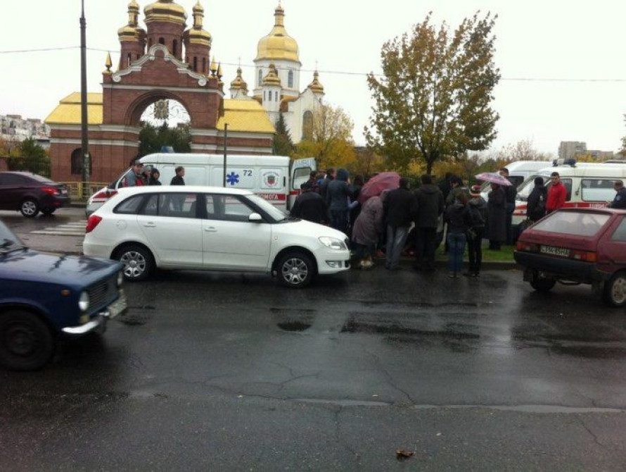 В Запорожье Таврия на "зебре" сбила детей – пострадавшие в больнице