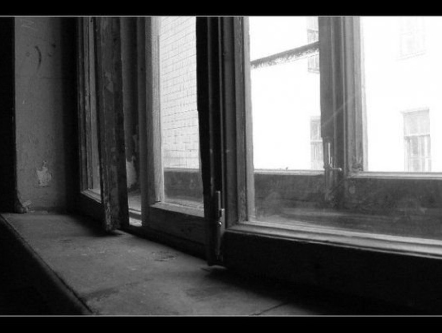 В Запорожье коммунальщики проверят остекление подъездов жилых домов