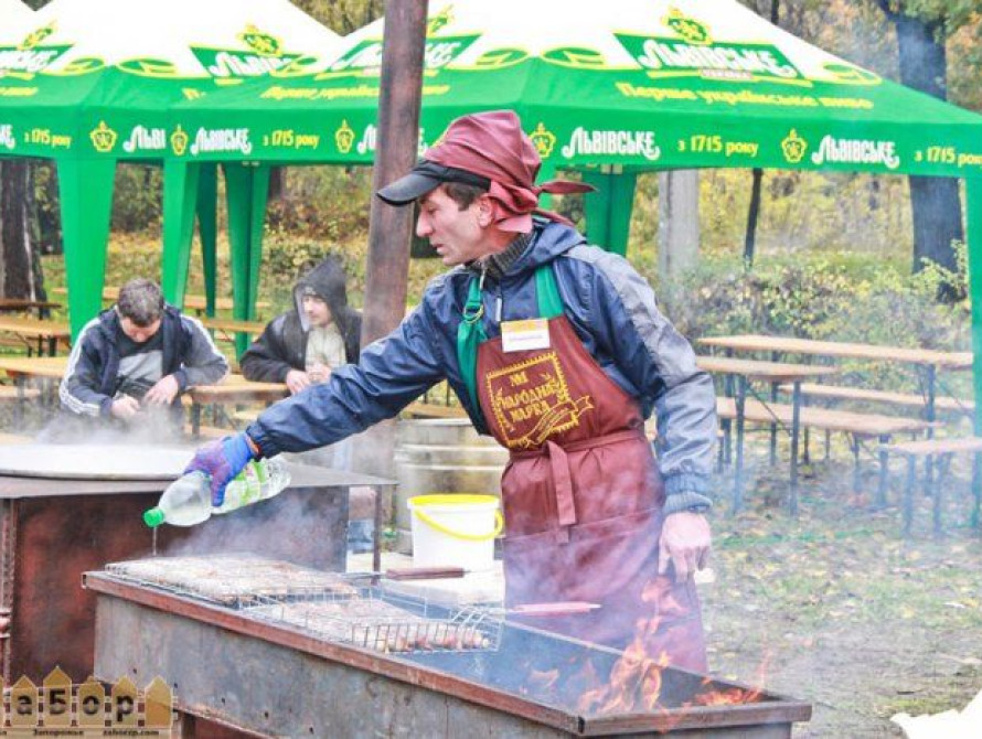 В Запорожье второй день колбасного фестиваля проходит с аншлагом, но без Халаджи