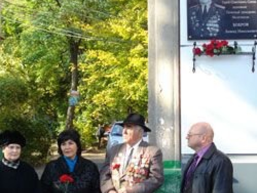 В Мелитополе установили еще две мемориальные доски Героям СССР