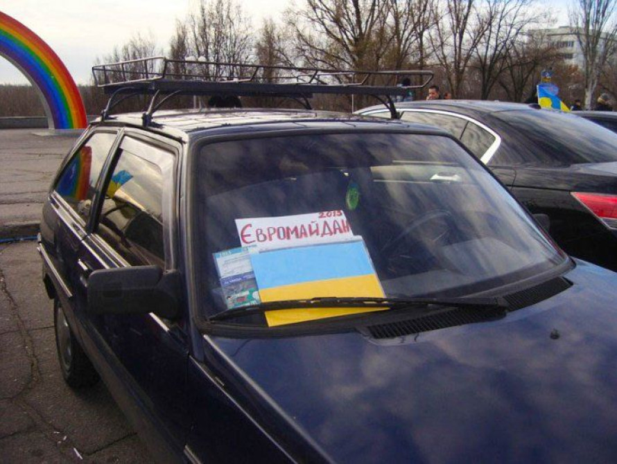 В Запорожье проходит автопробег в поддержку Евромайдана