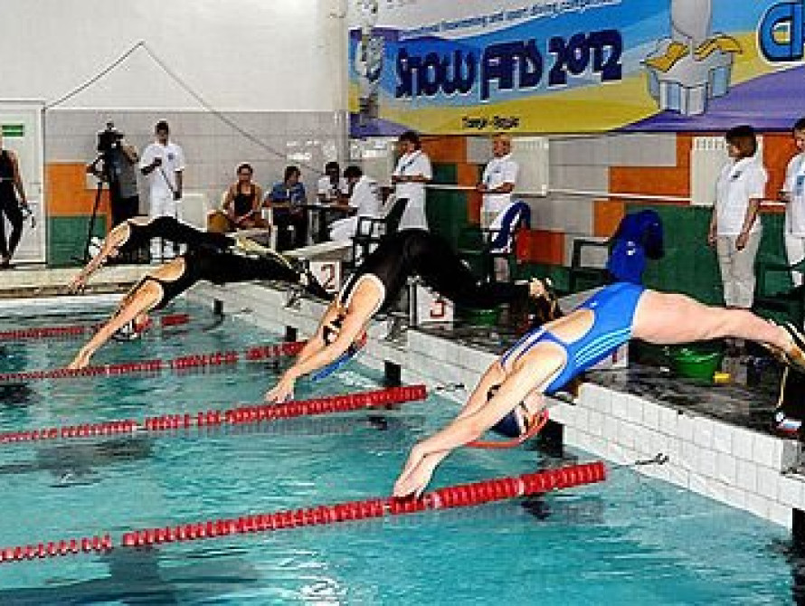 Запорожские пловцы привезли в копилку еще 15 золотых медалей