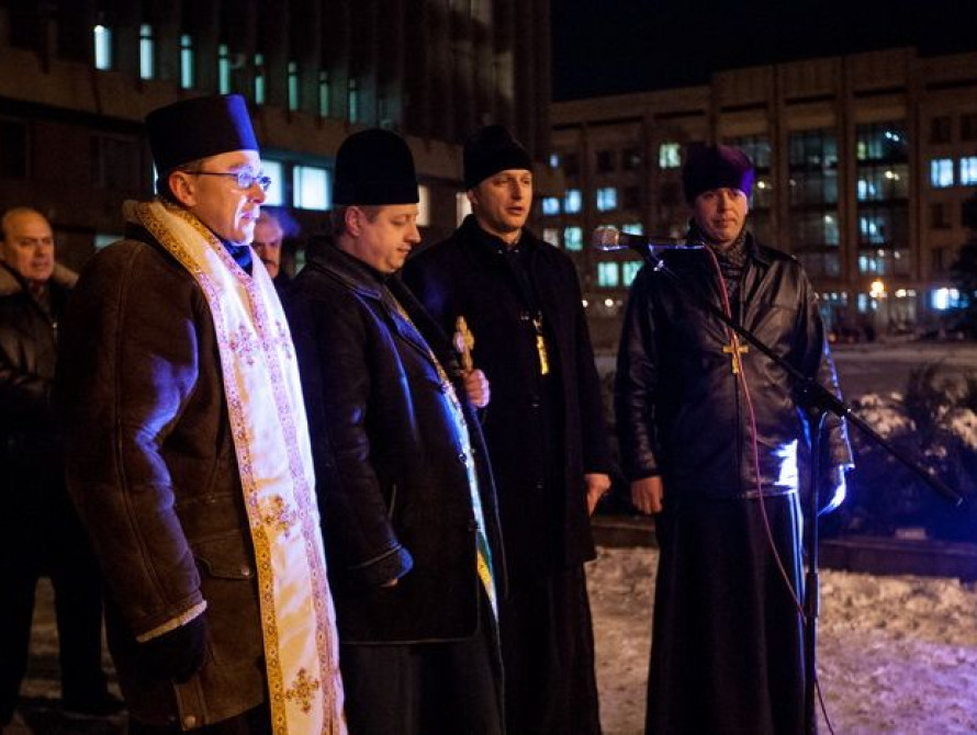 В Запорожье на Евромайдане священники от Московского патриархата не стали молиться вместе с другими