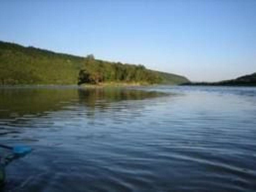 В Бердянске из реки выловили труп мужчины