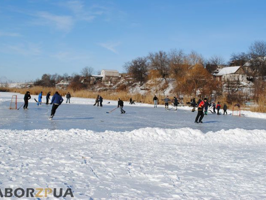 Выходные в Запорожье: мирный майдан, ледовые катки и встречи выпускников