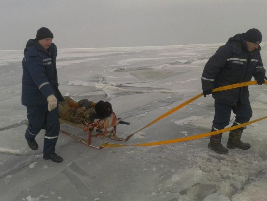 Под Запорожьем спасли рыбака