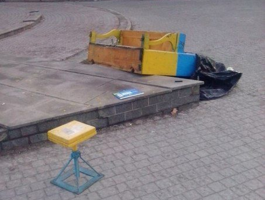 В Запорожье на пл. Поляка повредили пианино 