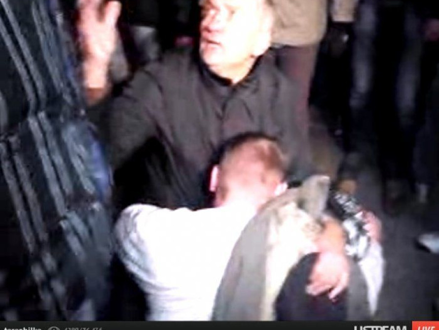 В Запорожье на площади Ленина началась стрельба