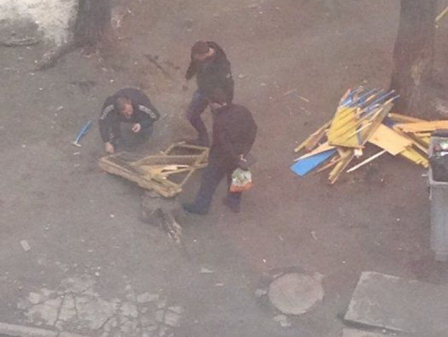 В Запорожье на пл. Поляка разбили пианино