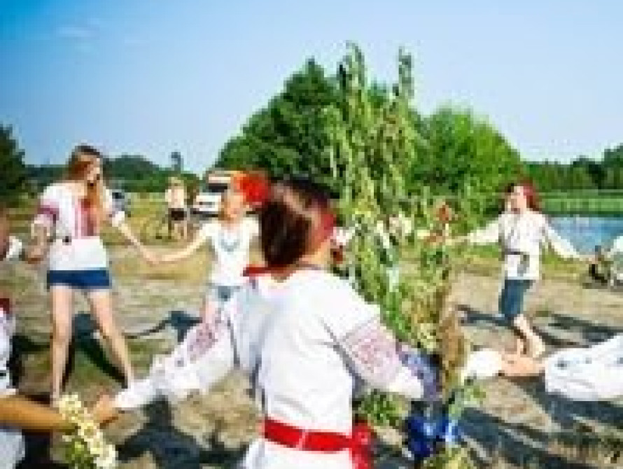 В Запорожье женщины встретят мирную весну в вышиванках и с танцами