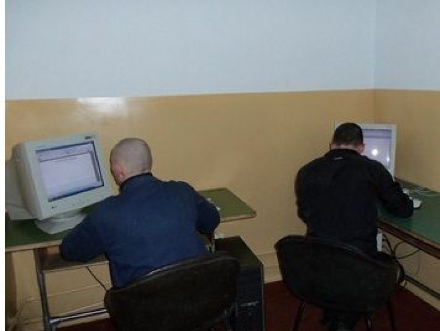 В Бердянске осужденных обучают компьютерной грамотности