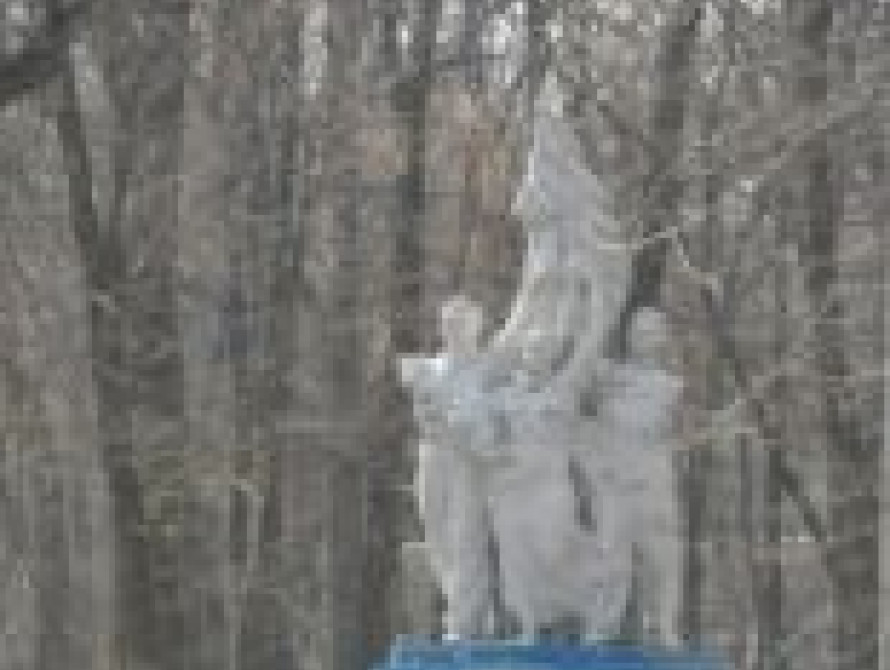 В Мелитополе памятник перекрасят в сине-желтый цвет