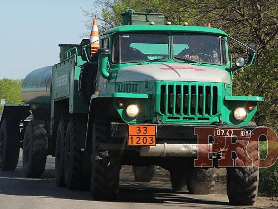 В Бердянск зашла колонна военной техники