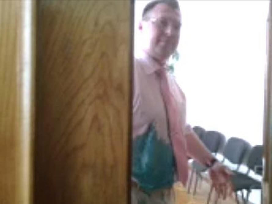 В мэрии Запорожья нашли большие флаги России и залили Свиркина зеленкой