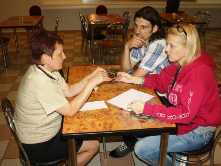 В Запорожье спасатели оказывают помощь беженцам из Донбасса