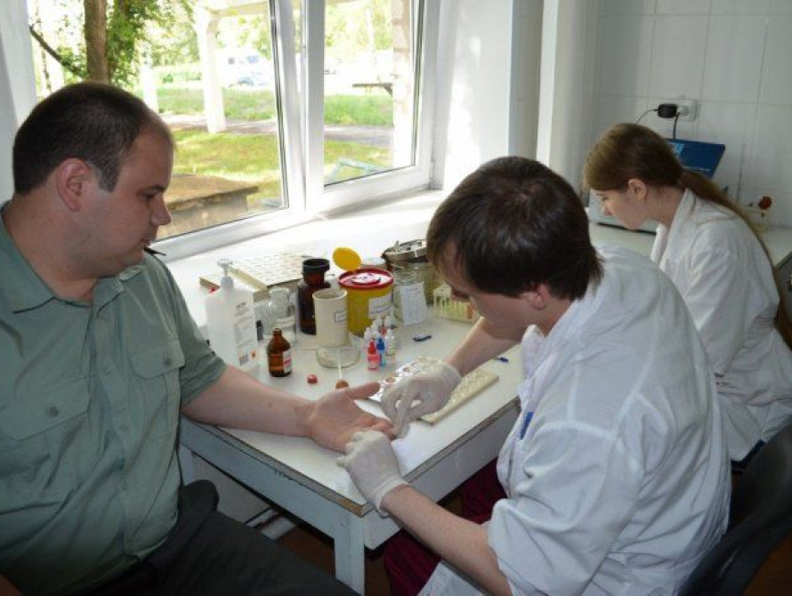 В Запорожье сдали кровь для военных