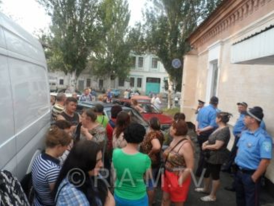 В Мелитополе заблокировали выезд военных на Донбасс 