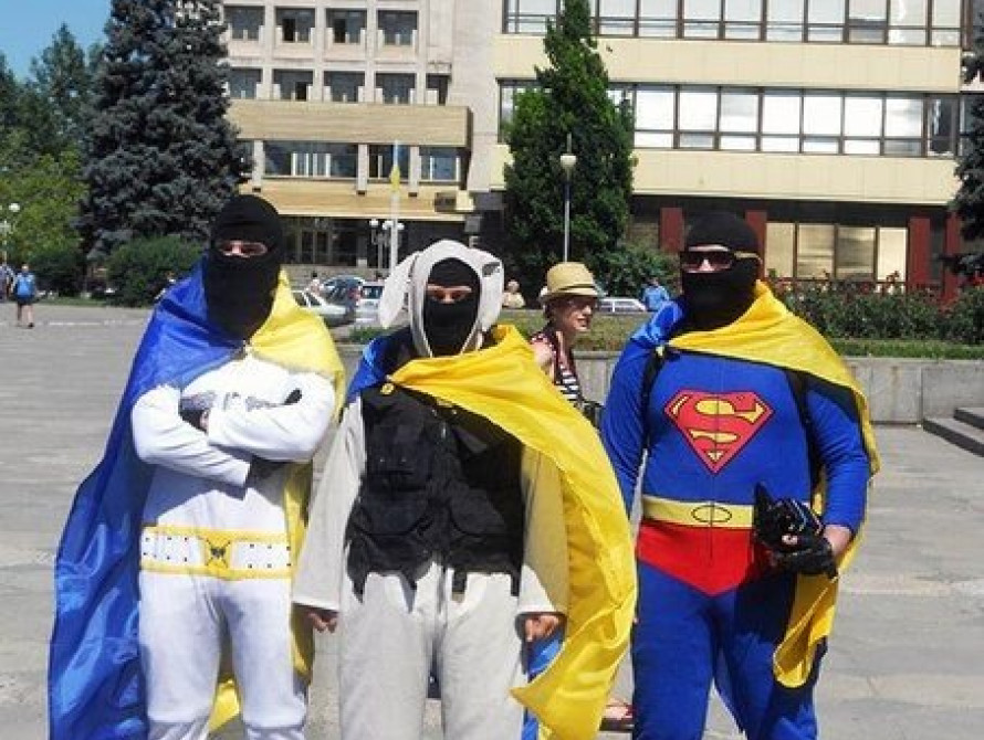 В Запорожье прошел флешмоб супергероев 
