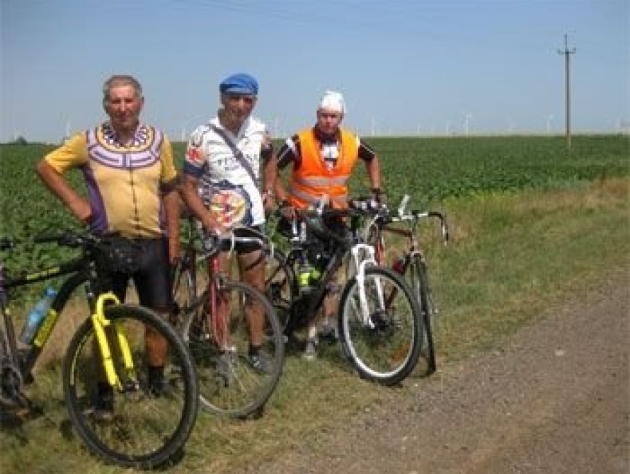 В Мелитополе состоялась акция "Деды на велосипедах"