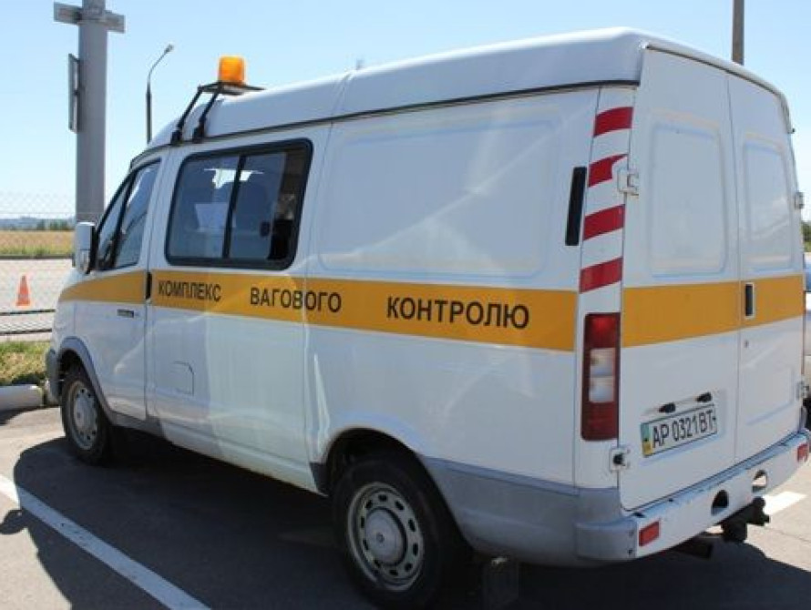 В Запорожской области взвешивают грузовики