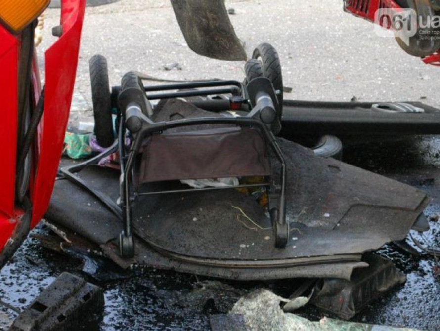 В Запорожье произошло смертельное ДТП, пострадали 2 ребенка 