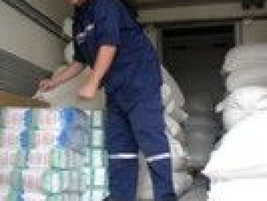 Запорожские аграрии передали тонну продукции для беженцев