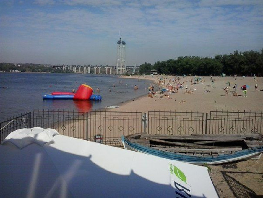 В Запорожье на Центральном пляже обнаружили труп мужчины